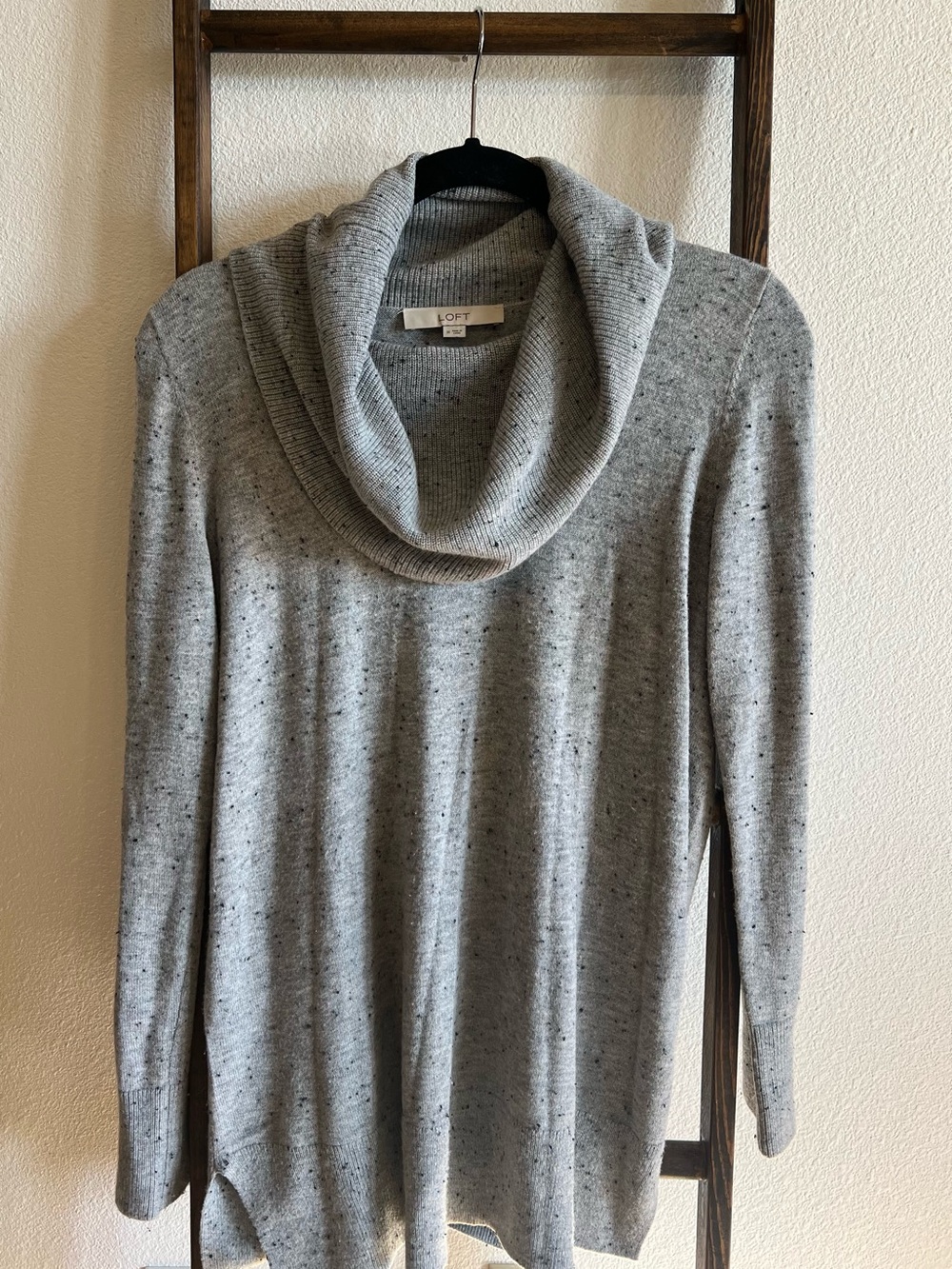 LOFT Cowl Neck Sweater in Gray Size Medium